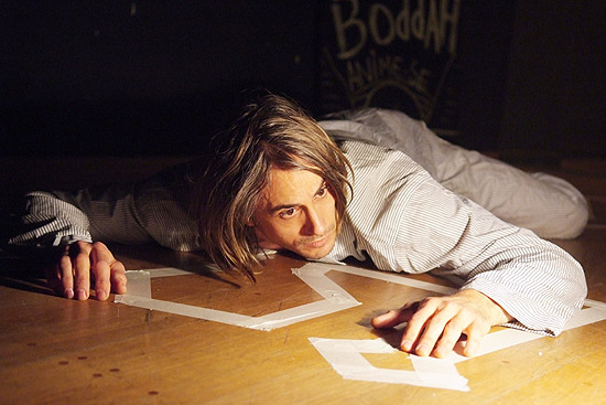 Nicolas Trevijano (foto) interpreta o líder do Nirvana em "Aberdeen - Um Possível Kurt Cobain"