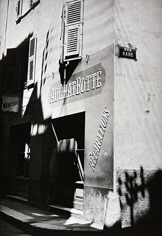 Fotografia da rua Sade, tirada por Man Ray em 1937
