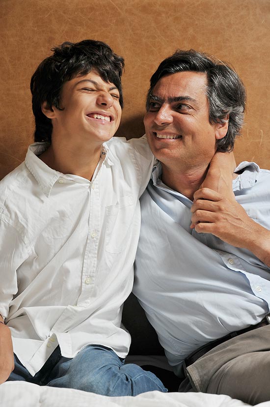 O escritor Diogo Mainardi e seu filho Tito