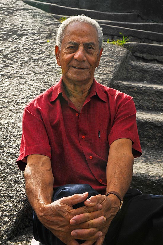 O cantor Roberto Silva na Pedra do Sal, Saúde, no centro do Rio 