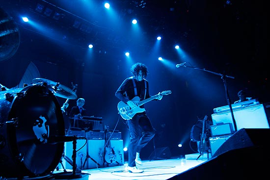 O guitarrista Jack White se apresenta no iTunes Festival, em Londres