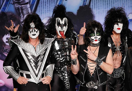 Tommy Thayer, Gene Simmons, Eric Singer e Paul Stanley, do Kiss, fazem show em 17 de novembro em SP