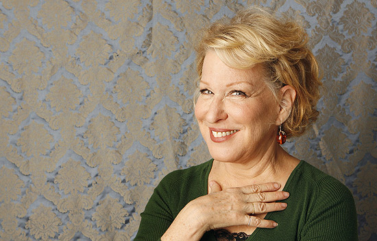 F5 - Televisão - Bette Midler Aceita Convite Para Fazer Participação Em ...