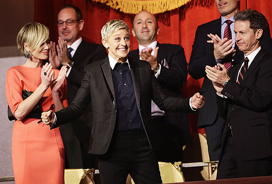 Ellen DeGeneres é aplaudida na 15ª edição do Mark Twain Prize for American Humor, em Washington, em 2012