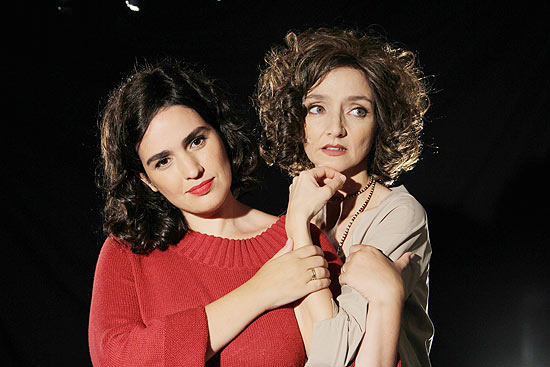 Laura Castro (à esq.) e Maria de Medeiros, que estão no espetáculo "Aos Nossos Filhos"