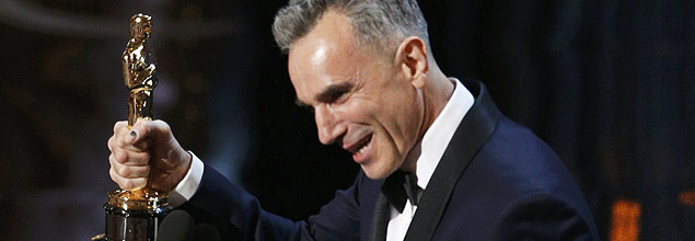 ORG XMIT: OSC87 Daniel Day Lewis accepts the Oscar for best actor for his role in 