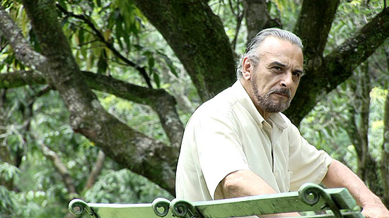 O ator Luiz Baccelli, em cena do filme "...E a Vida Continua"