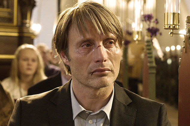 O ator dinamarqus Mads Mikkelsen em cena do filme "A Caa"