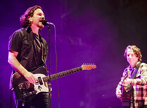 Pearl Jam fecha com show para 60 mil