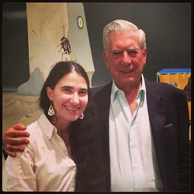 Yoani Sanchez e o escritor Mario Vargas Llosa, durante encontro na cidade de Lima