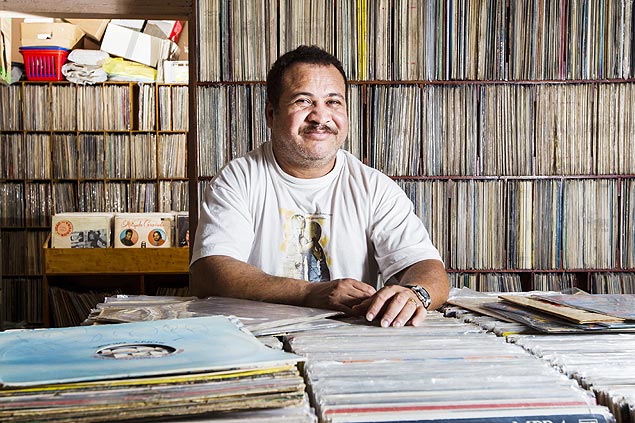 Ezequiel Souza possui um dos maiores acervos de vinil e  um dos principais vendedores de discos raros do Brasil