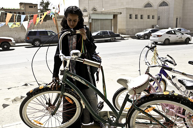 Na coproduo germano-saudita, a pr-adolescente Wadjda sonha em ter uma bicicleta
