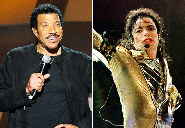 O cantor Lionel Richie (esq.) e Michael Jackson; os dois eram amigos