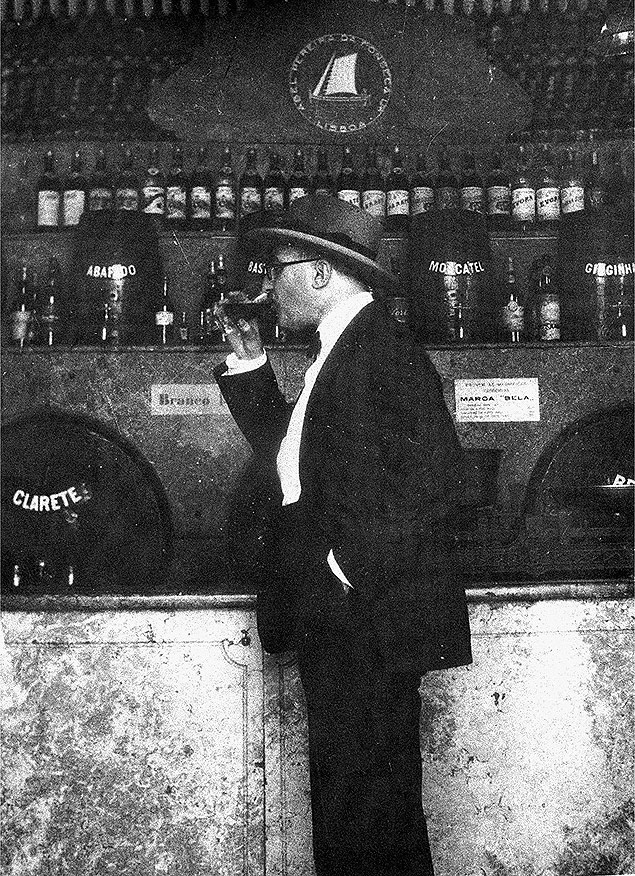 O poeta Fernando Pessoa, em 1929, em do livro "Fernando Pessoa - Uma Fotobiografia", de Maria Jos de Lancastre