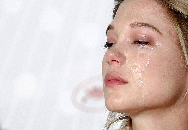 A atriz francesa La Seydoux se emociona durante coletiva de imprensa do filme "La Vie d'Adele", durante o Festival de Cannes