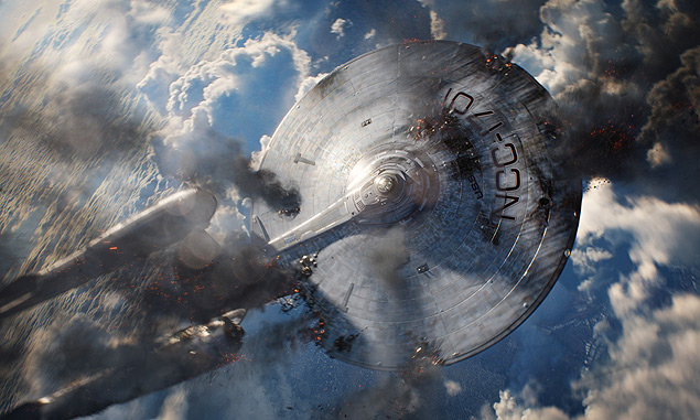 Enterprise pega fogo em cena do filme "Além da Escuridão - Star Trek" 