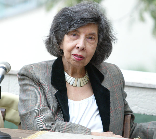 A crítica e historiadora da arte Radha Abramo, em imagem de 2003