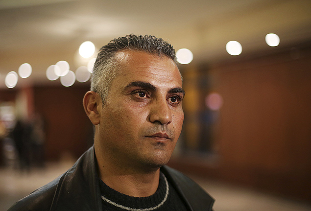 O cineasta palestino Emad Burnat, autor de 'Cinco Cmeras Quebradas', durante entrevista na cidade de Ramallah