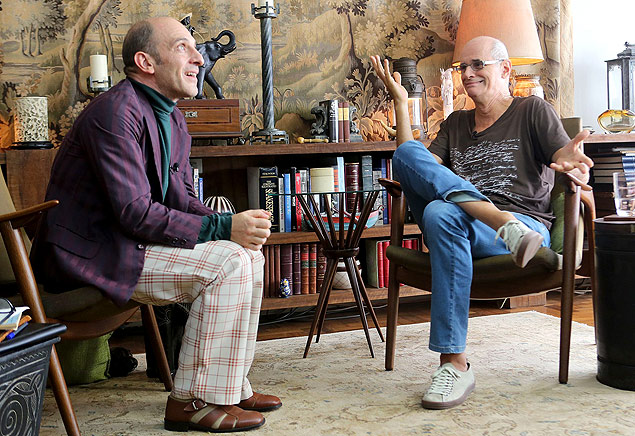 O ator Fabio Marcoff, no papel do terapeuta e filsofo Facundo Kurtzman, com o paciente-entrevistado, Marcos Caruso