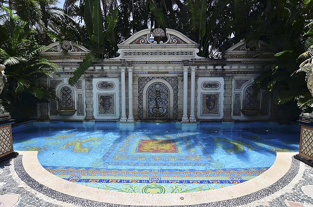 rea da piscina de manso do estilista Gianni Versace em Miami Beach
