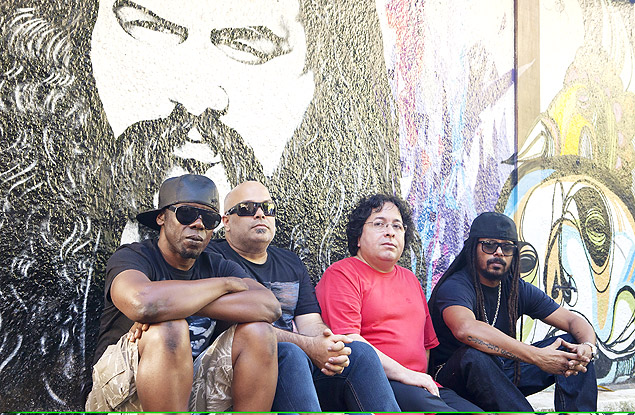 A partir da esquerda, Lauro Farias, Xandão, Marcelo Lobato e Falcão, da banda O Rappa 