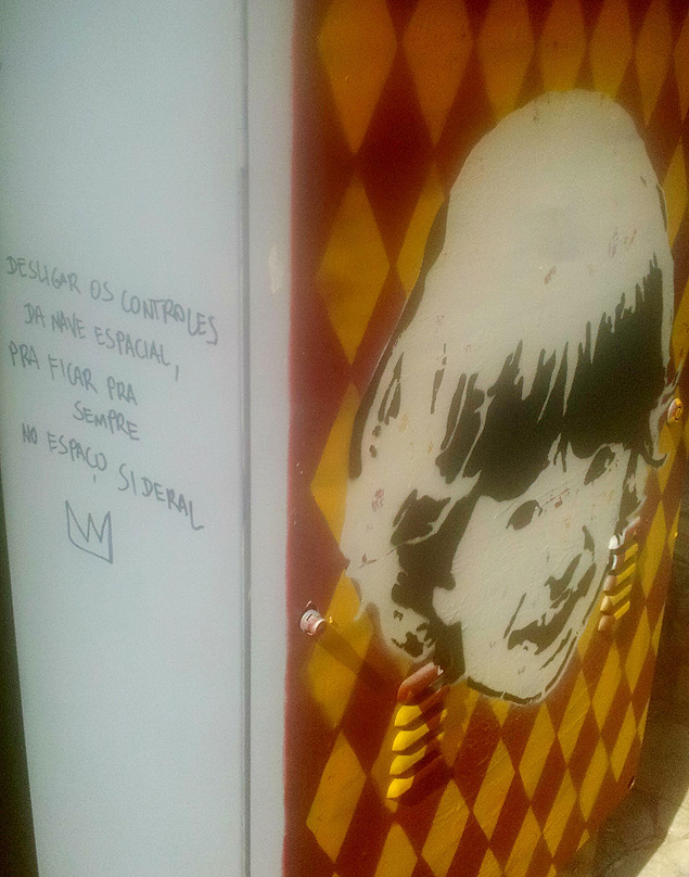 Projeto 'Rei, o Pixo', de Dafne Sampaio, que picha letras de Roberto e Erasmo Carlos em So Paulo