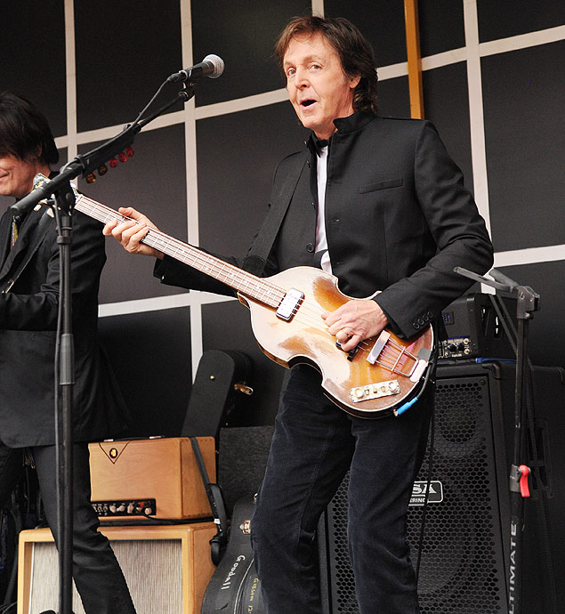 Paul McCartney em show-surpresa realizado na Times Square, em Nova York