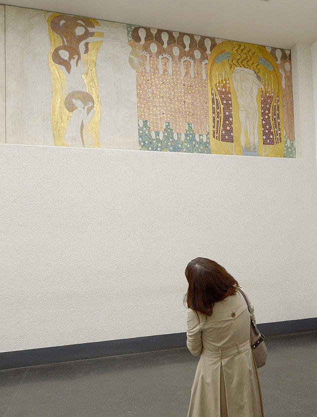 A obra 'Friso de Beethoven', de Gustav Klimt, no museu Secession, em Viena (ustria)