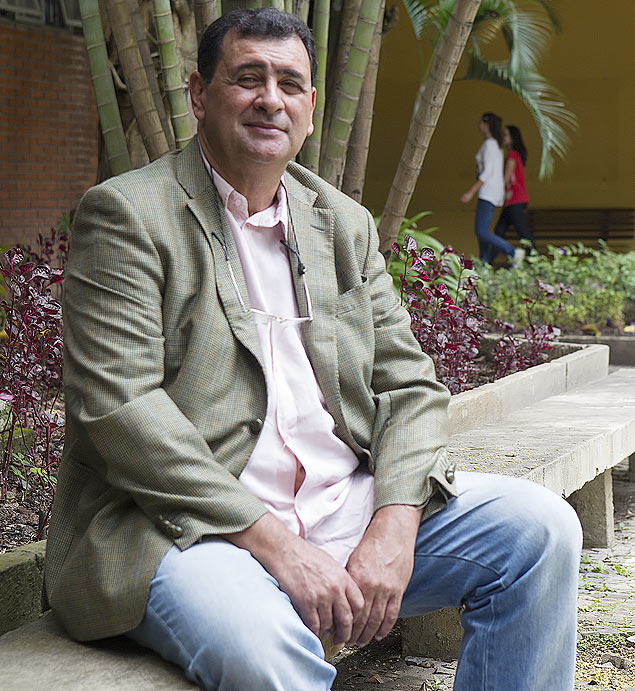 Professor brasileiro Joo Vargens na Faculdade de Letras da Universidade Federal do Rio de Janeiro, na Ilha do Fundo