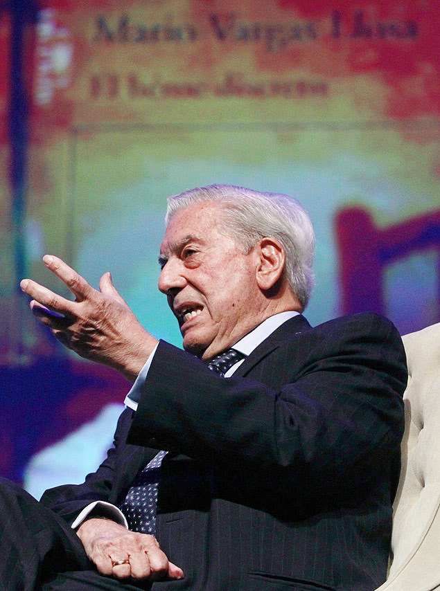 Vargas Llosa durante lançamento de seu livro no Panamá