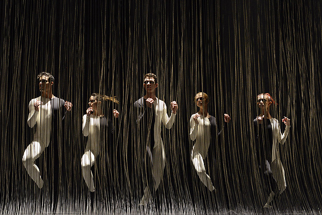 Cena da coreografia 'Triz', de Rodrigo Pederneiras, novo trabalho do Grupo Corpo