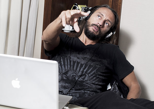 BO DJ francês em suíte no hotel Tivoli, em São Paulo