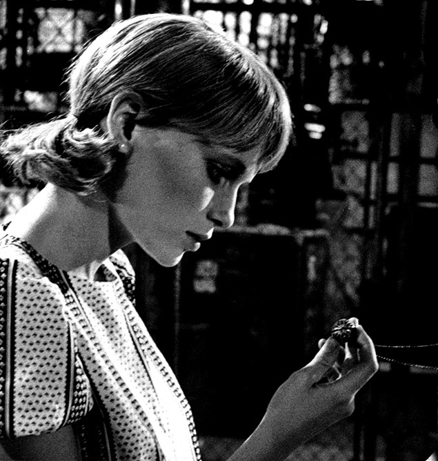 A atriz Mia Farrow em cena de "O Beb de Rosemary" (1968), filme de Roman Polanski 