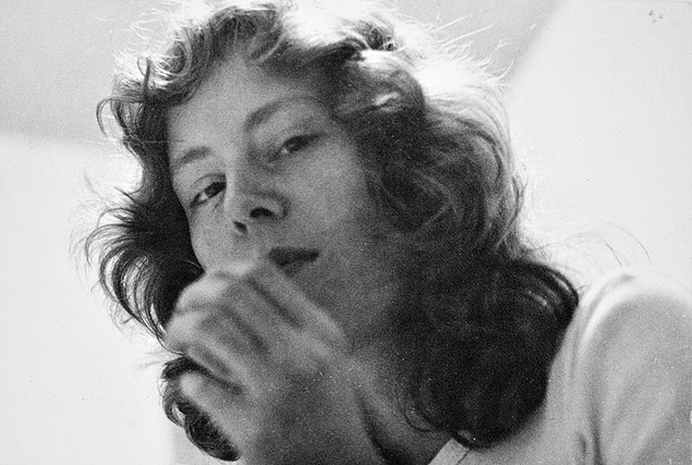 Ana Cristina Cesar em foto de maio de 1975 do acervo do Instituto Moreira Salles do Rio