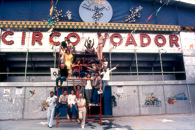 Cena do filme 'A Farra do Circo' mostra, em 1985, a equipe da casa de shows carioca Circo Voador, retratada no documentrio