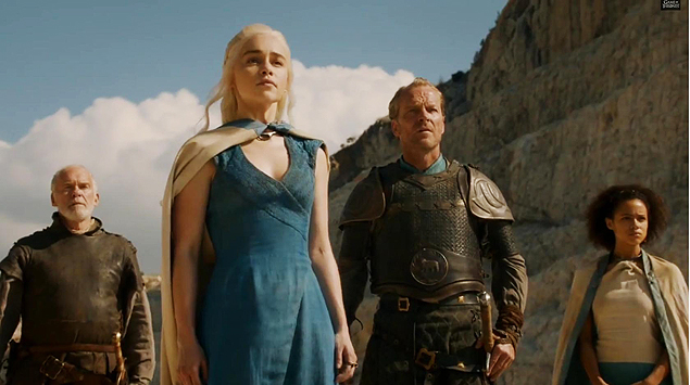 Ian McElhinney, Emilia Clarke, Iain Glen e Nathalie Emmanuel em cena da quarta temporada de 'Game of Thrones'