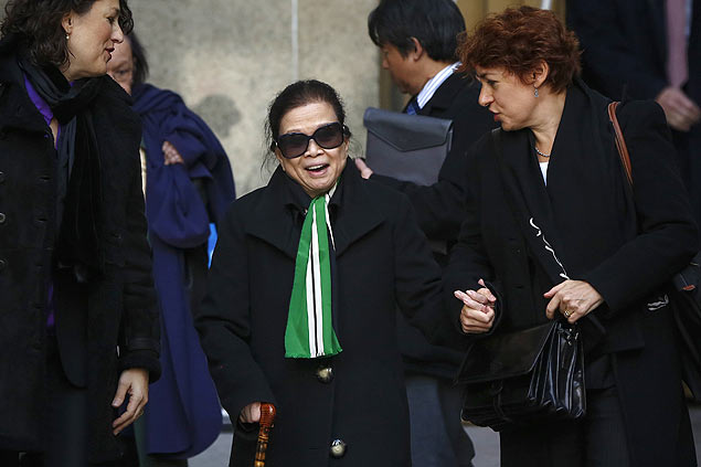 Vilma Bautista, ex-secretria de Imelda Marcos, aps receber sentena em Nova York, em 13 de janeiro de 2014