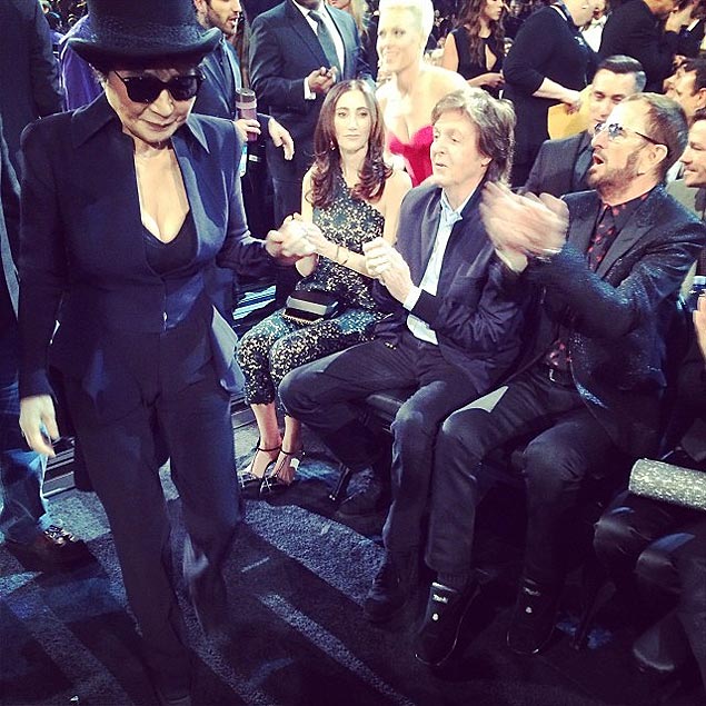 Yoko, Paul e Ringo na cerimônia do Grammy, em foto postada no Instagram de Sean Lennon