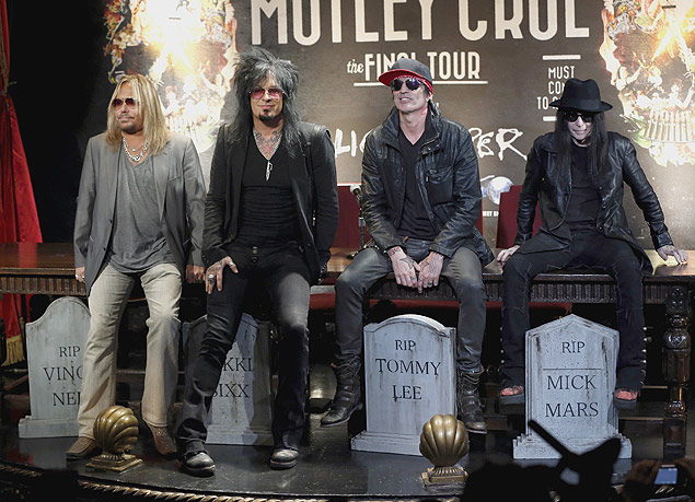 Os músicos Vince Neil, Nikki Sixx, Tommy Lee e Mick Mars, da banda Mötley Crüe