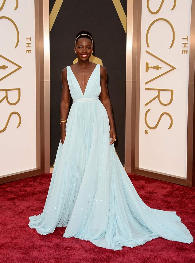 Lupita Nyong'o chega para a premiao do Oscar