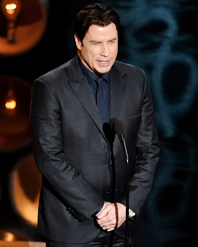 John Travolta no palco da cerimnia do Oscar no teatro Dolby, em Los Angeles
