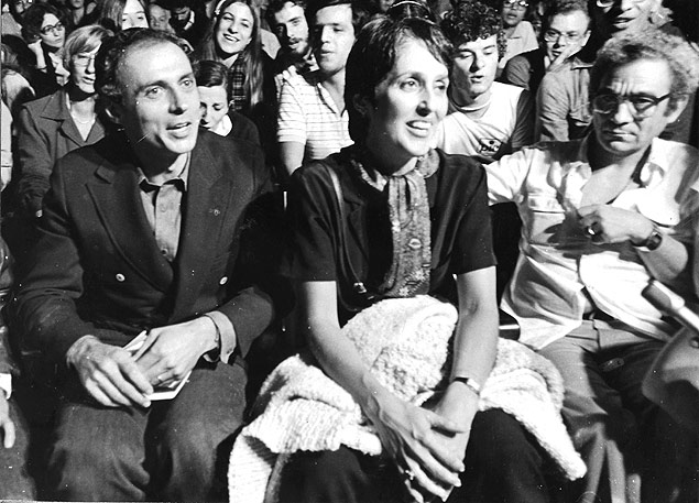 O senador e a cantora no teatro Tuca, em SP, nos anos 1980
