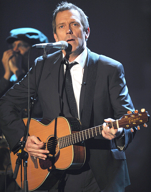 Hugh Laurie se apresenta em programa alemo, em 2011