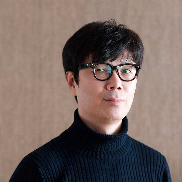 O escritor sul-coreano Kim Young-ha, autor de 'Flor Negra