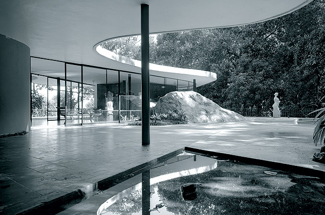 Casa das Canoas, obra de Oscar Niemeyer, no Rio, tambm entre os projetos do pavilho