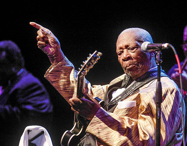 O 'rei do blues' B.B. King durante apresenta��o em Saint Louis em 2014