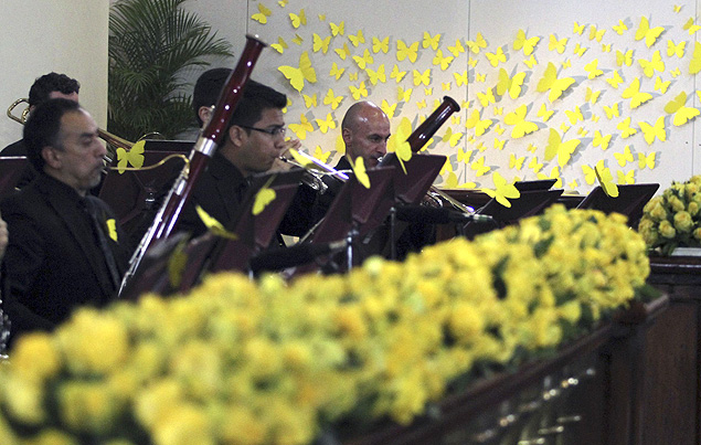 Orquestra Sinfnica da Colmbia toca na Catedral de Bogot, em cerimnia dedicada a Garca Mrquez