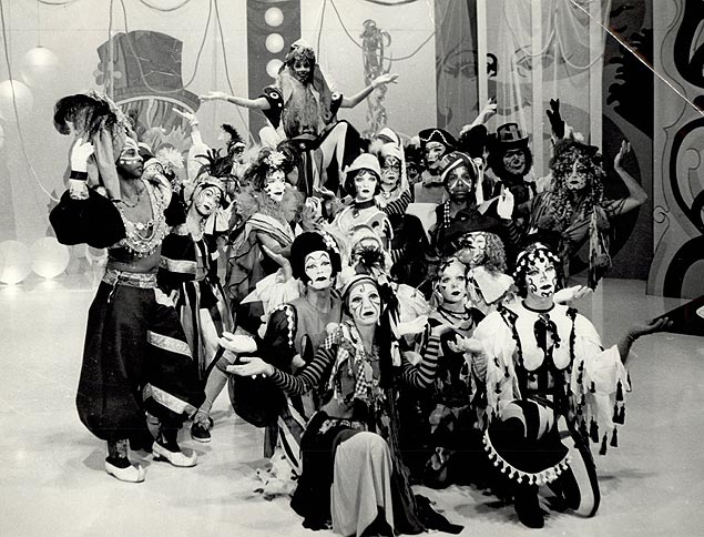 Danarinos durante o "Fantstico - O Show da Vida", na dcada de 1970