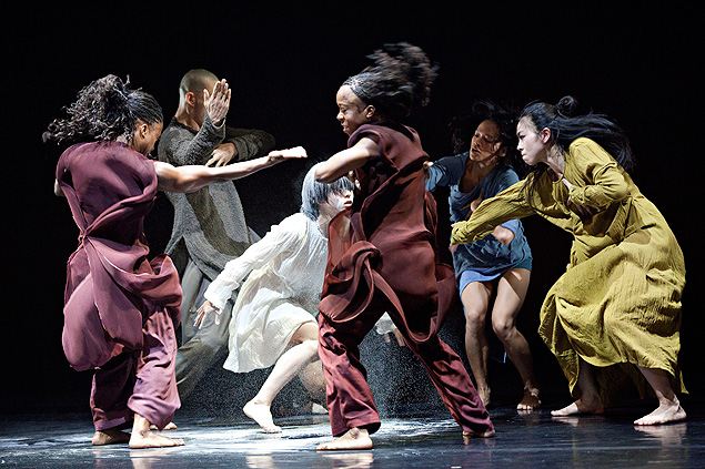 Bailarinos da Akram Khan apresentam coreografia em Londres que ser vista hoje em So Paulo