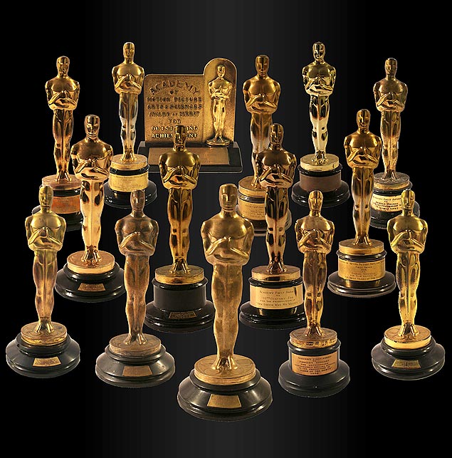 A coleo de 15 estatuetas do Oscars leiloadas pela casa Nate D. Sanders. Entre elas, est a recebida pelo diretor de fotografia Gregg Toland, em 1939